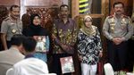 Polri Beri Santunan Keluarga Korban Bom Thamrin