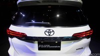 TAM memberikan pilihan yang lebih luas kepada pelanggan dengan menghadirkan 6 line up All New Fortuner yang masuk dalam 3 tipe utama yaitu VRZ, SRZ dan tipe G.