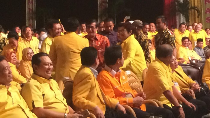 Luhut dan Yasonna Laoly Hadiri Rapimnas Golkar Versi Ical