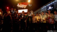 Meraka mengutuk segala bentuk aksi radikalisme dan terorisme yang mengatasnamakan agama di Indonesia. Ketua umum gerakan Pemuda Kristen Indonesia Michael Wattimenna (berbaju biri) tampak hadir dalam aksi tersbut. 