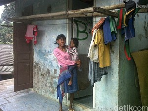 Nenek Oon Tinggal di Toilet Bersama Cucunya, Ini Kata Kadinsos Sukabumi