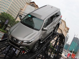 Toyota Santai Tanggapi Pesaing Fortuner yang Bakal Hadir di RI