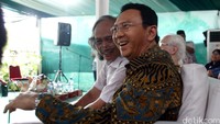 Ahok terlihat sumringah saat menghadiri penganugerahan Gus Dur Award 2016.