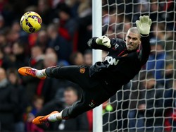 Victor Valdes - main 535 kali di Barca, lalu 2 penampian bersama MU. Foto: Getty Images Sport/Clive Mason