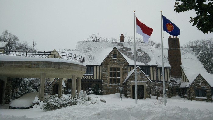 Hari Kedua Badai, Salju di Washington DC Setinggi Lutut Orang Dewasa
