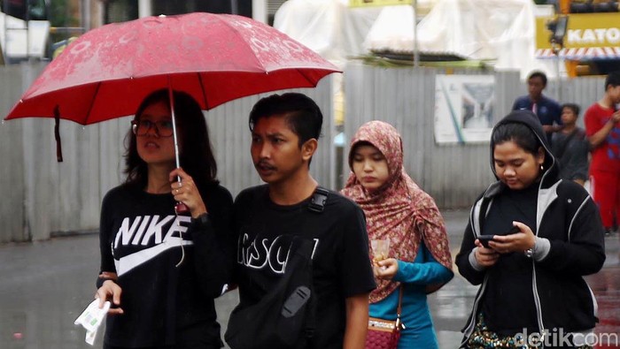 Sedia Payung, Jakarta dan Sekitarnya Akan Diguyur Hujan Sepanjang Hari