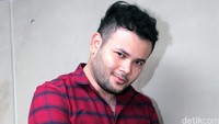 Ridho kala berkunjung membahas lagu barunya yang menjadi soundtrack film.