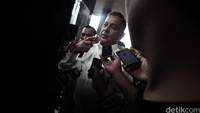 Dirut PLN Sofyan Basir memberikan keterangan pers sebelum meninggalkan gedung KPK.