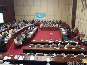Di Depan Anggota DPR, Mentan Curhat Disalahkan Soal Harga Pangan Naik