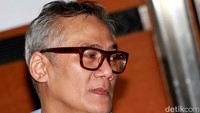 Aktor senior Tio Pakusadewo akan memerankan Jaya, tokoh yang menyimpan rahasia alur di film ini. Pool/Gus Mun/detikFoto.