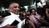 Dirut PLN Sofyan Basir keluar gedung KPK setelah menjalani pemeriksaan selama 4,5 Jam.