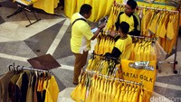 Pin dijual mulai dari harga Rp 20 ribu hingga Rp 30 ribu.