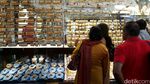 Pasar di Dubai, Jual Baju dari Emas
