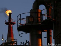 Iran Tembak 200 Rudal ke Israel Bikin Harga Minyak Makin Panas