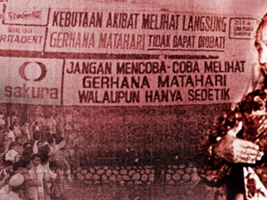 Polisi Patroli Cegah Masyarakat Menonton Gerhana 1983