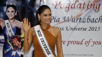 Senyum manis Miss Universe 2015 Pia Alonzo Wurtzbach. REUTERS/Erik De Castro.