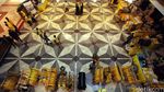 Menuai Rezeki dari Aksesoris Partai Golkar