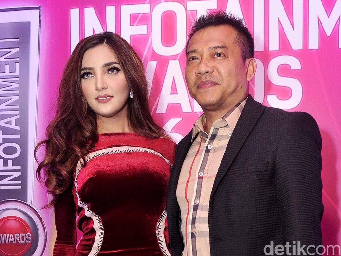 Anang & Ashanty di Infotainment Awards 2016