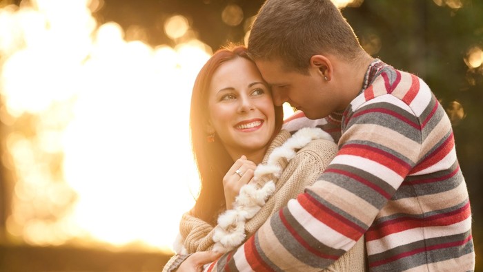 Manfaat Luar Biasa Berpelukan di Zaman Serba Gadget