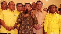 Jusuf Kalla (JK) memberikan keterangan pers usai penutupan Rapimnas Partai Golkar hasil Munas Bali.