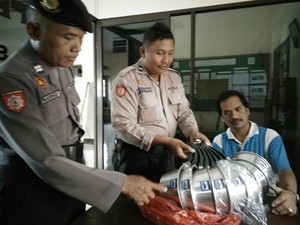 Panci-panci Berstiker Arab Ditemukan di Jember