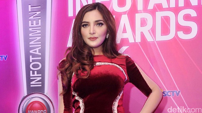 Anang & Ashanty di Infotainment Awards 2016