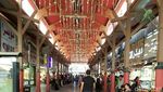Pasar di Dubai, Jual Baju dari Emas