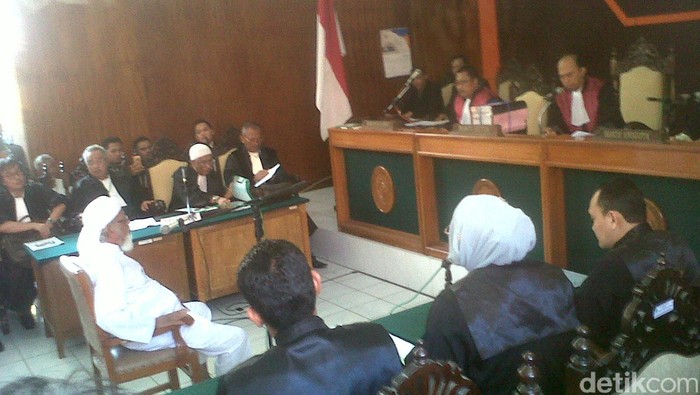 Artidjo Adili PK Abu Bakar Baasyir