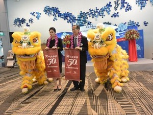 Barongsai Meriahkan 50 Tahun Penerbangan Garuda ke Singapura di Changi