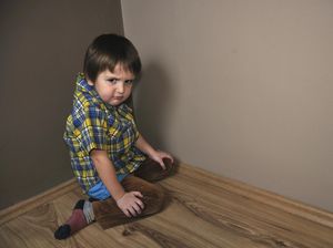 Terapkan Hal Ini Agar Anak Tak Terbiasa Duduk dengan Posisi W