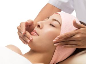 Viral Wanita Tertular HIV Usai Facial, Apa Kata Dokter?