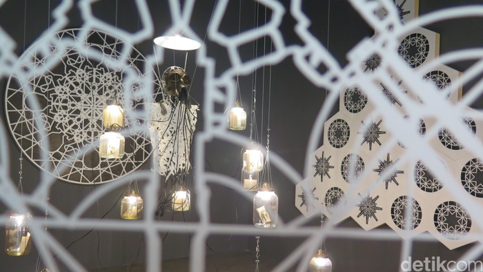 Mujahidin Nurrahman Usung Simbol Agama di Art Stage Singapore 2016