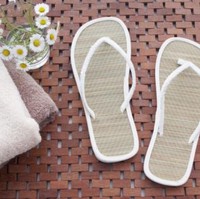 Pencinta sandal jepit atau flip flop biasanya orang yang sangat tenang dan mudah beradaptasi. Mereka senang mengikuti arus dalam hidup. Daripada mati pada tekanan masyarakat, mereka lebih suka melakukan hal yang membuat bahagia. Orang itu siap untuk apa saja, sangat santai, dan tidak konvensional, tambah Kelada. Foto: Getty Images