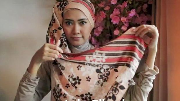 Tutorial Hijab Pashmina Menutup Dada Ala Lulu  Elhasbu