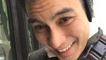 Brrr... Baim Wong Tetap Narsis di Tengah Badai Salju