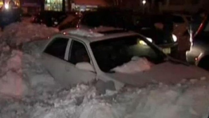 Tragis! Hangatkan Diri di Mobil Saat Badai Salju AS, Ibu dan Anak Tewas
