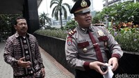 Djoko mengaku tidak terlalu banyak hal yang dibahas. Namun, dia menyebut sebagian besar pembahasan tentang kemajuan teknologi.