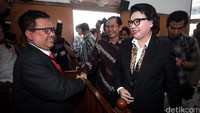 Kabiro Hukum KPK Setiadi memberi ucapan selamat kepada kimpinan KPK atas kemenangan praperadilan ini.