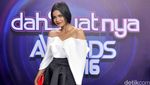 Citra Scholastika Pamer Punggung