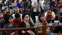 Hakim menolak permohonan RJ Lino dan membenarkan KPK yang menetapkan mantan Direktur Utama Pelindo II itu sebagai tersangka dalam kasus pengadaan mobil crane.