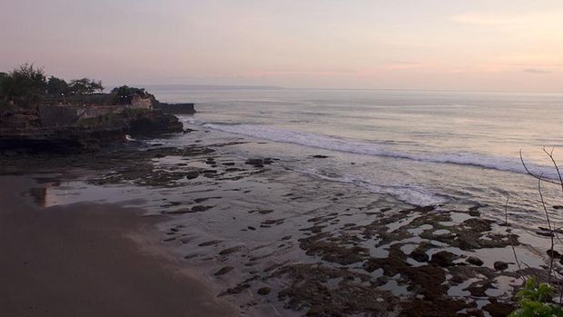 Spot Romantis untuk Melihat Sunset di Tanah Lot