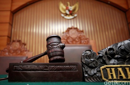 Ilustrasi Palu Hakim