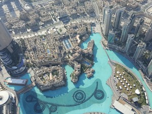 Naik ke Burj Khalifa, Serasa di Atas Langit