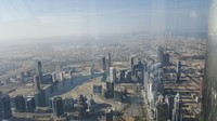 Pemandangan dari lantai 148. Tampak hotel Burj Al Arab yang seperti layar kapal tampak di garis horizon sebelah kanan (Ine/detikTravel)