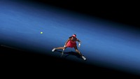 Set kedua berjalan lebih sengit, namun Radwanska mampu mengunci kemenangan 6-3. REUTERS/Jason Reed.