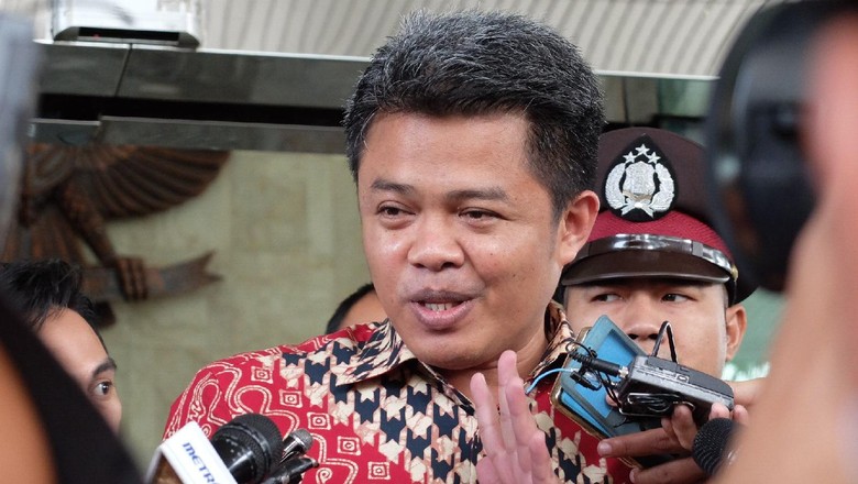 KPPU Tak Sungkan Ambil Upaya Eksekusi Paksa ke Pelaku Kartel Tarif SMS KPPU Tak Sungkan Ambil Upaya Eksekusi Paksa ke Pelaku Kartel Tarif SMS