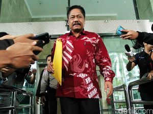 KPK Periksa Perdana Anggota DPR Budi Supriyanto sebagai Tersangka Kasus Suap