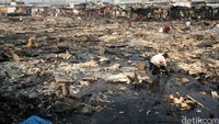 Ratusan rumah dan kontrakan ludes terbakar.