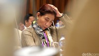 Susi Pudjiastuti mengikuti rapat kerja dengan Komisi IV di  Kompleks Parlemen Senayan, Jakarta, Rabu (27/1/2016).