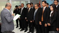 Ketua Organda DKI Jakarta Safruhan Sinungan melantik jajaran pengurus Dewan Pimpinan Unit Angkutan Khusus Pelabuhan (Angsuspel) Organda periode 2016-2021 di Jakarta, Rabu (27/1/2016). Ist/Organda DKI.